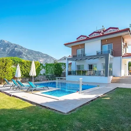 ölüdeniz Hisarönünde 8 Kişilik Lilya Hisar Fethiye