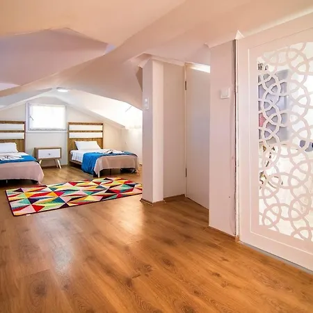 ölüdeniz Hisarönünde 8 Kişilik Lilya Hisar