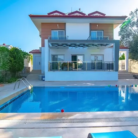 Vila Oeluedeniz Hisaroenuende 8 Kisilik Lilya Hisar