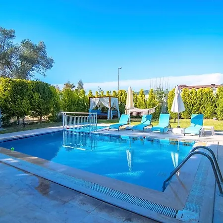 ölüdeniz Hisarönünde 8 Kişilik Lilya Hisar