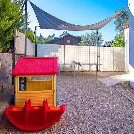 ölüdeniz Hisarönünde 8 Kişilik Lilya Hisar Fethiye