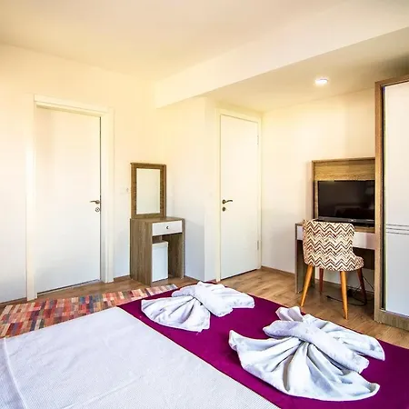 Vila Oeluedeniz Hisaroenuende 8 Kisilik Lilya Hisar Fethiye