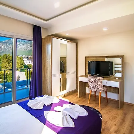 ölüdeniz Hisarönünde 8 Kişilik Lilya Hisar Villa