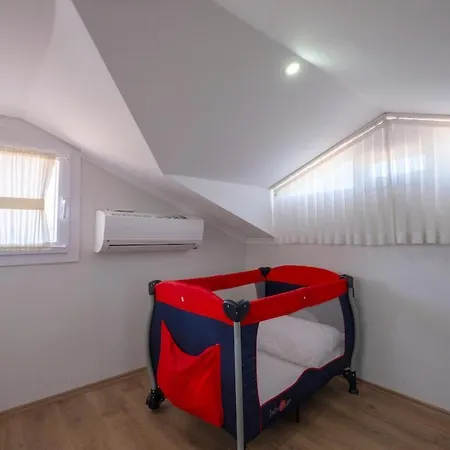 Oeluedeniz Hisaroenuende 8 Kisilik Lilya Hisar Vila *